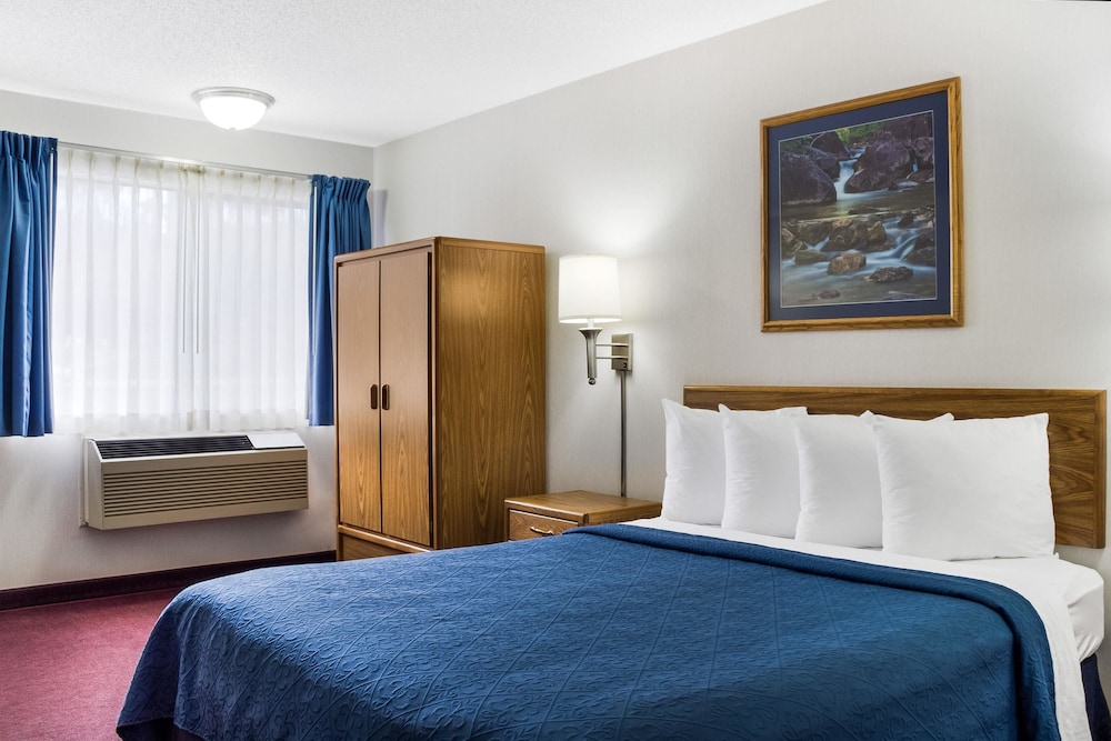 Everspring Inn Suites Hill City 25/61