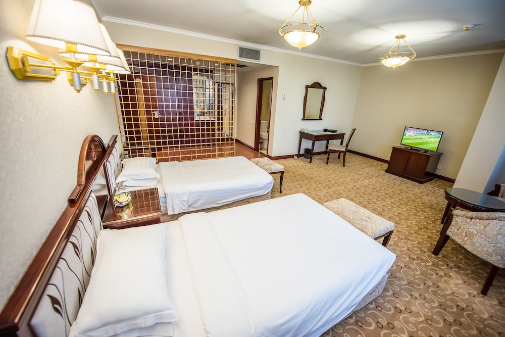 G Empire Hotel 14/66