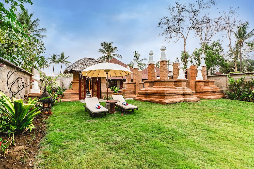 Beach Villas Lombok 12/80