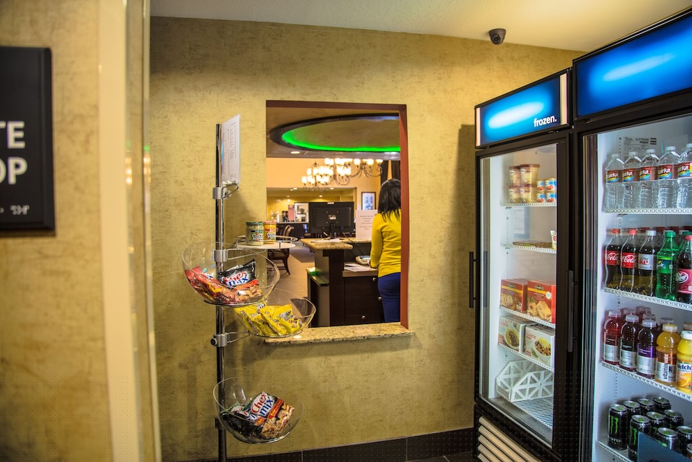 Hampton Inn and Suites Dallas Arlington North Entertainment District 30/45