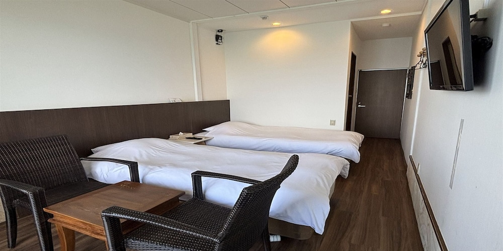 Hotel Oceans Nakijin 11/65