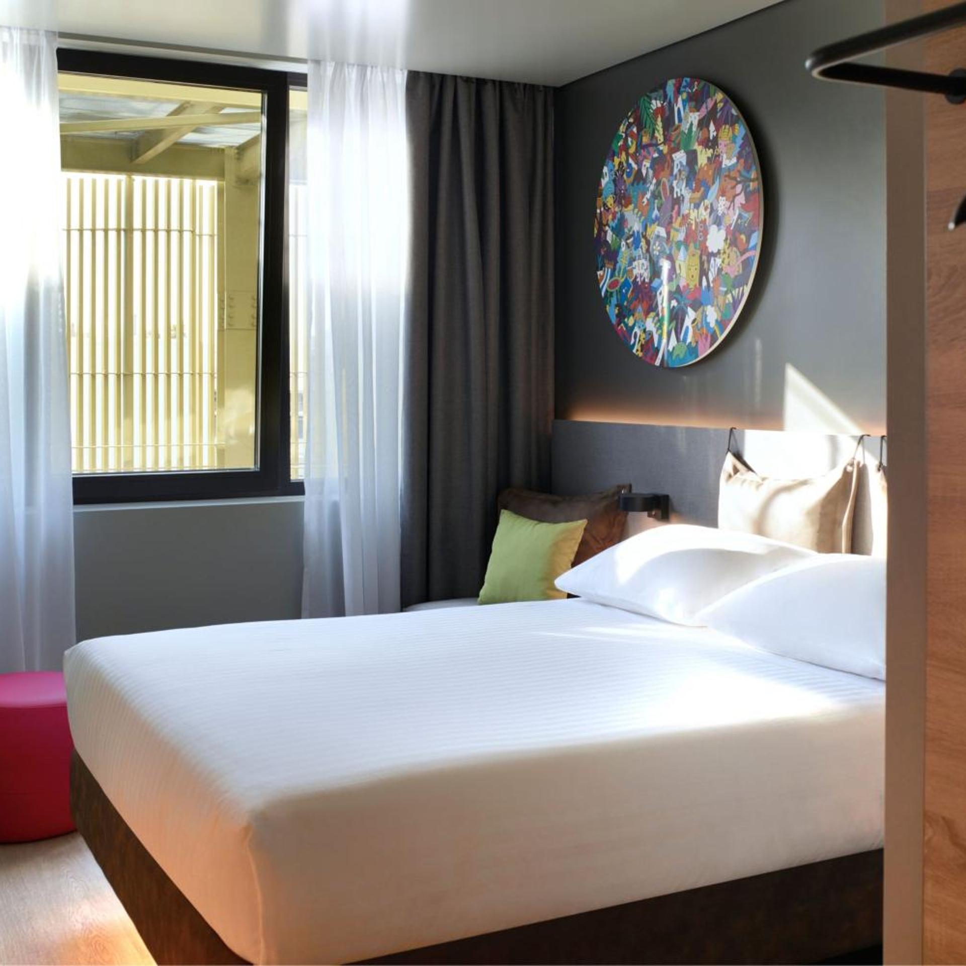 Room, King Bed, Queen Bed, Partial View