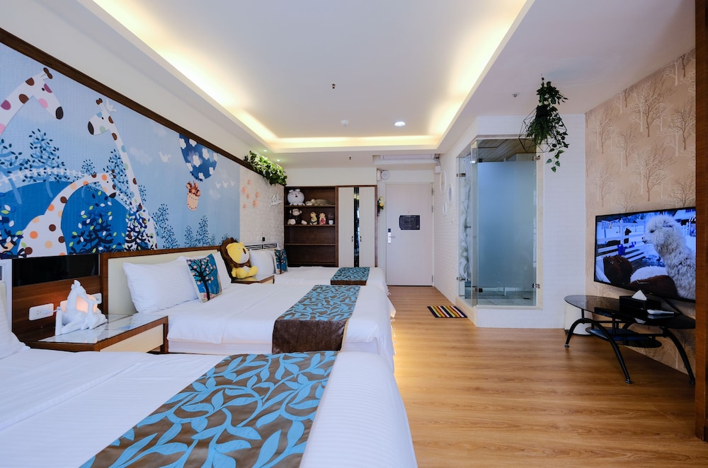 85 Asia Hotel 22/69
