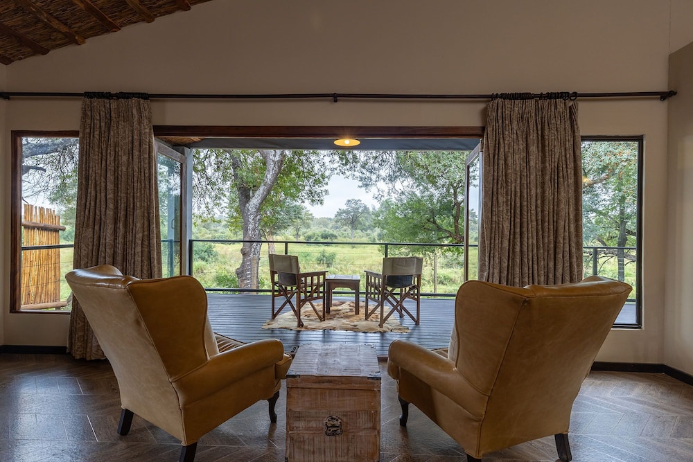 Becks Safari Lodge 55/77