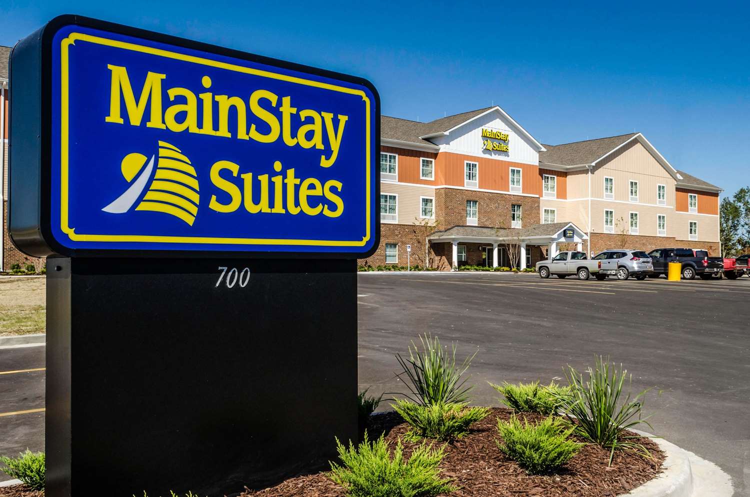MAINSTAY SUITES HACKBERRY SPORTSMAN'S LODGE 15/17