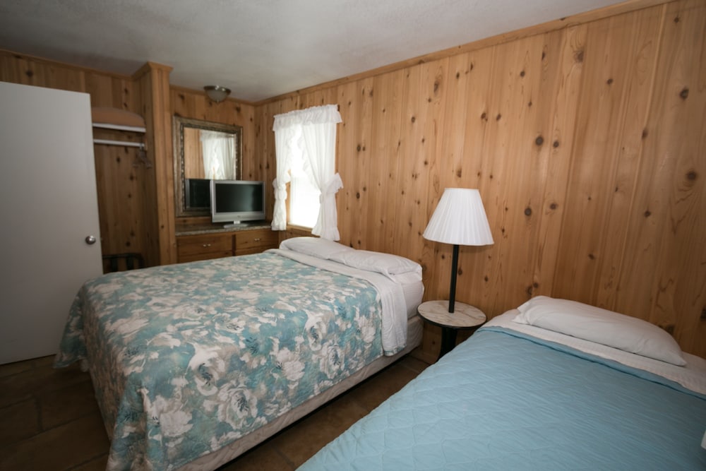 Outer Banks Motel 11/50