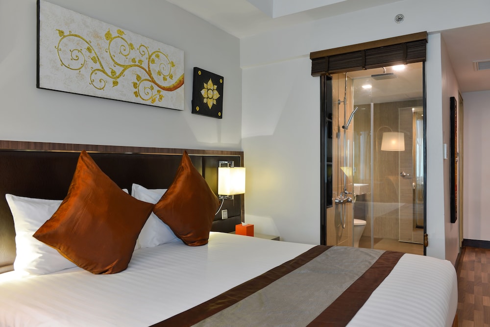 Ramada by Wyndham Bangkok Sukhumvit 11 24/83