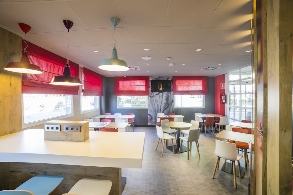 ibis Barcelona Castelldefels 55/79