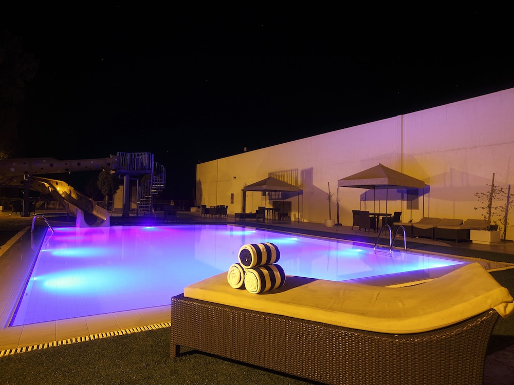 Dana Beach Resort Al Khobar 20/50