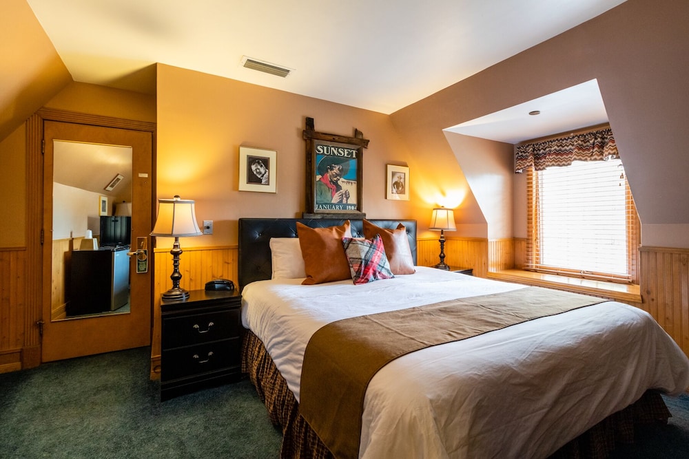 Saddleback Inn 18/44