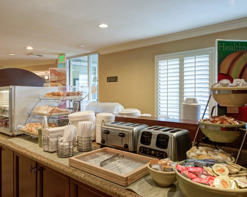 Quality Inn Placentia Anaheim Fullerton 43/50