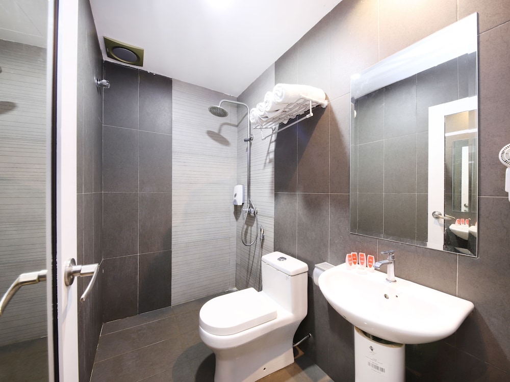 OYO 90894 Hotel Smc I-city 49/54