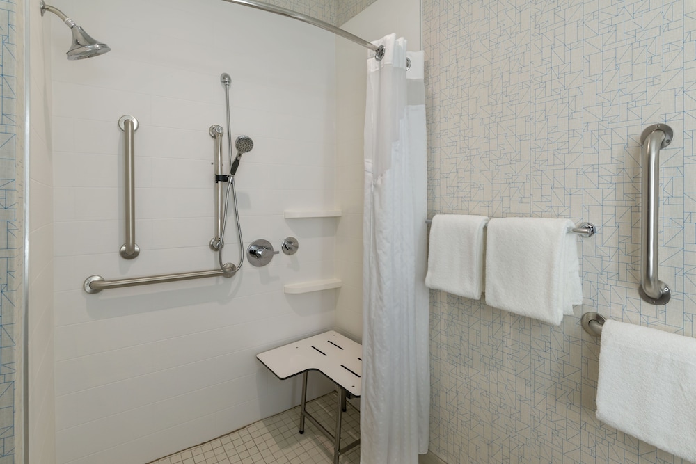 Holiday Inn Express Hotel And Suites Lawrence 15/48