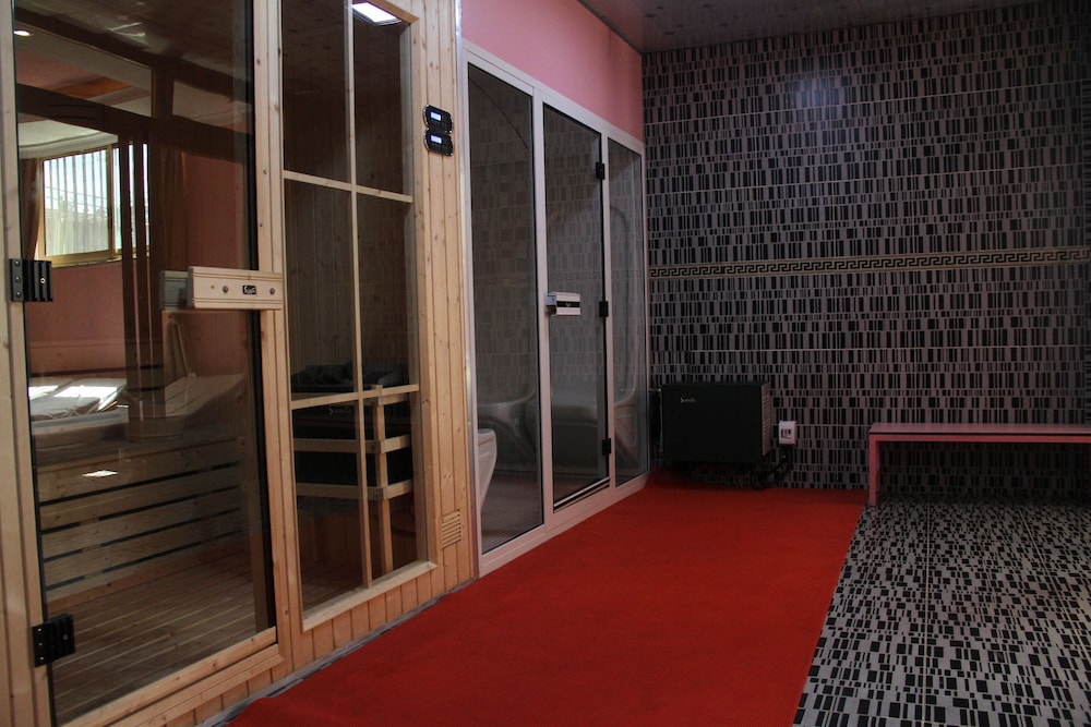 Emmad Furnished Hotel 19/50