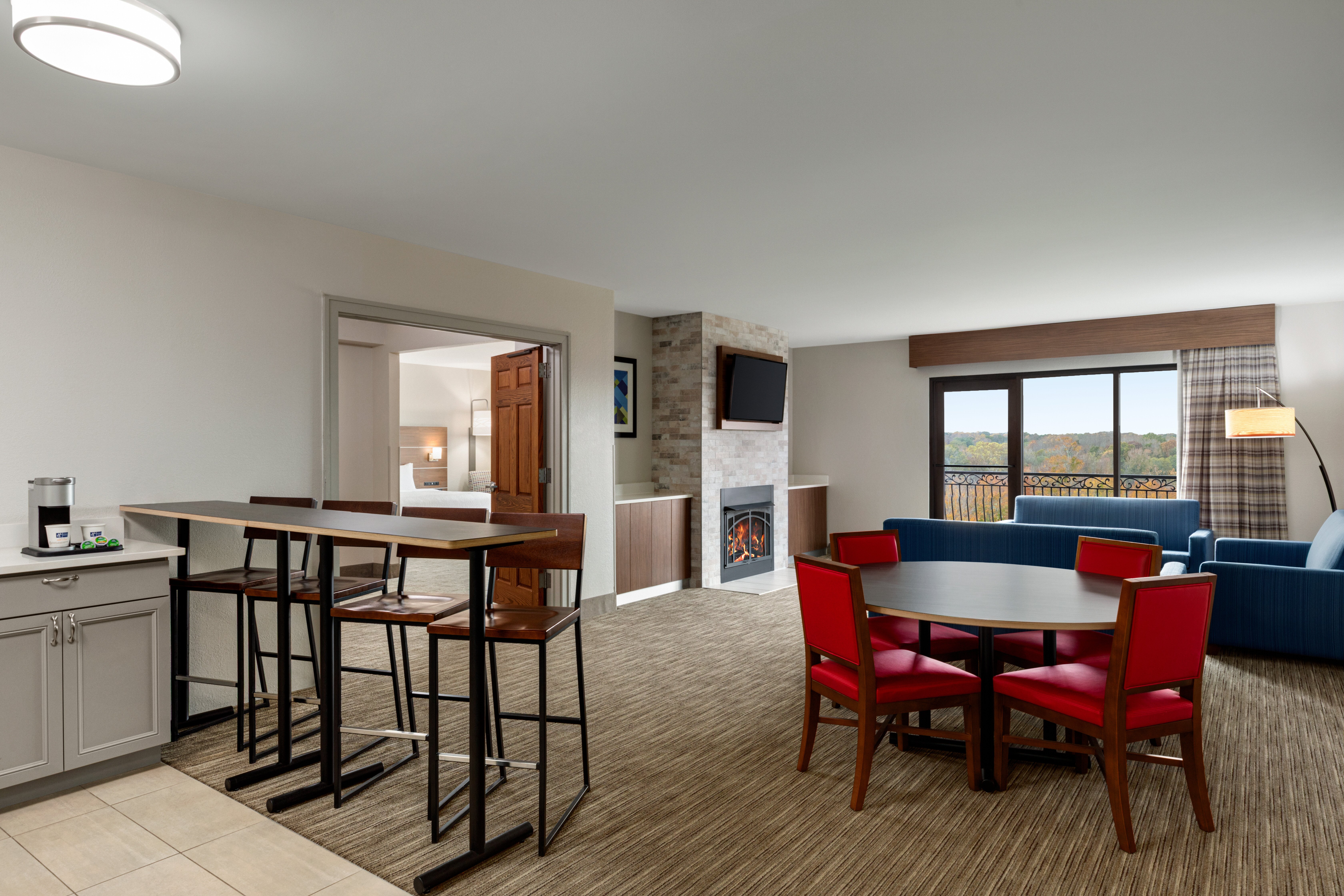 Holiday Inn Express Hotel Suites Lexington Nw the Vineyard 40/50