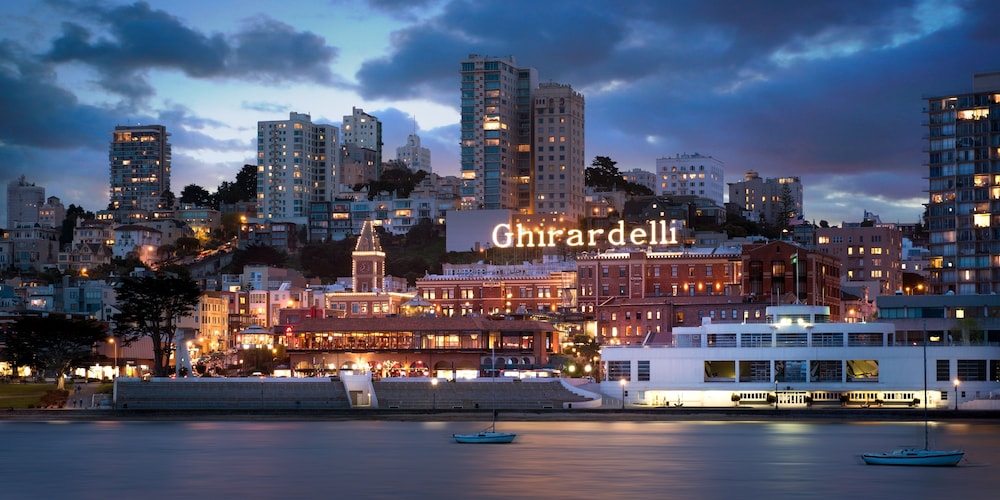 Fairmont Heritage Place Ghirardelli Square 45/50