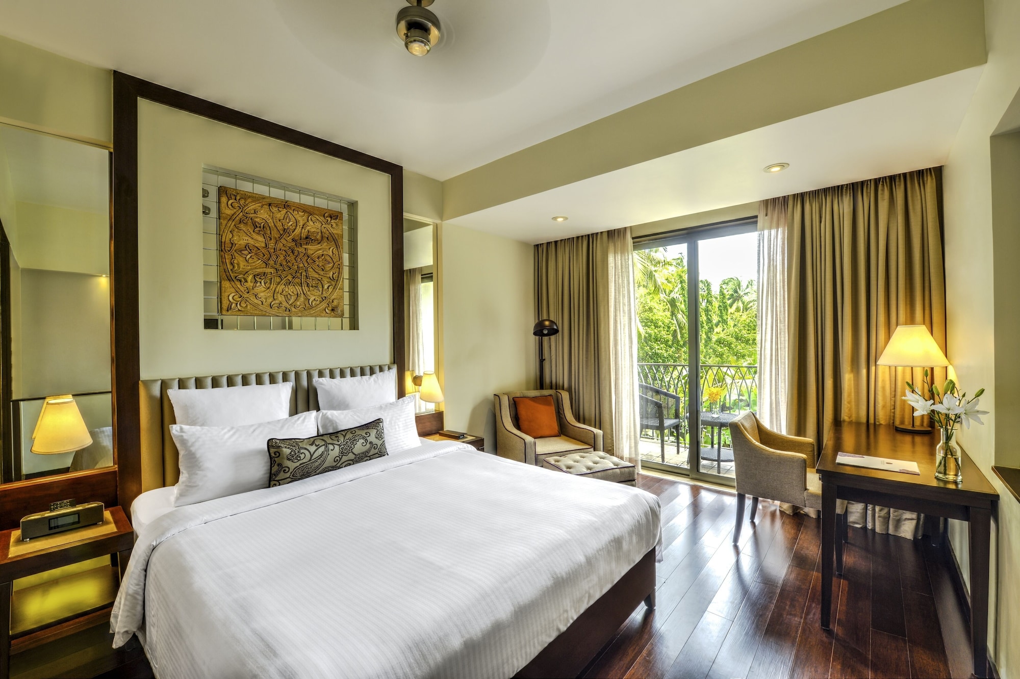 SUPERIOR, TWIN BEDS, BALCONY