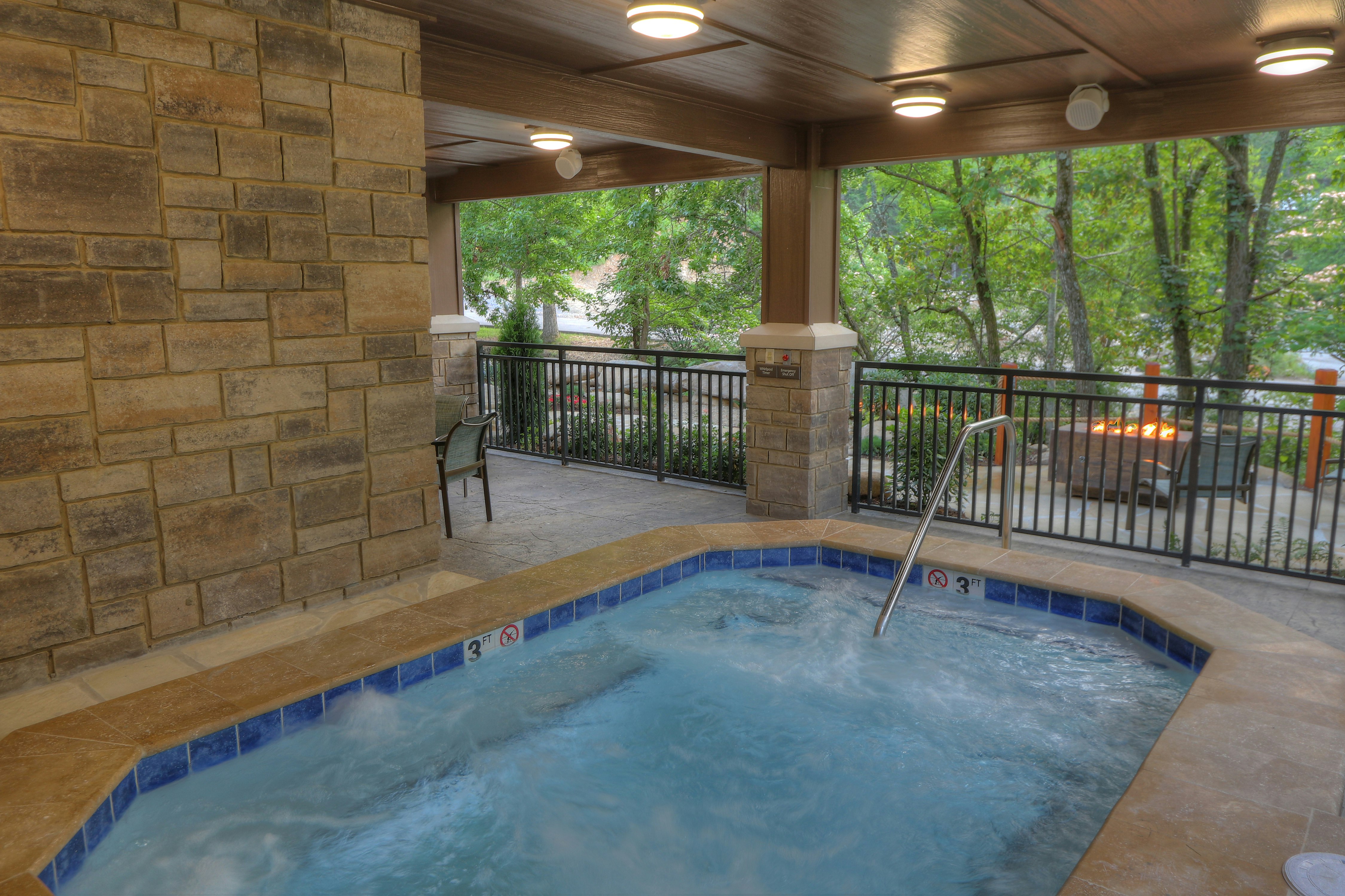 Hampton Inn Gatlinburg Historic Nature Trail 23/53