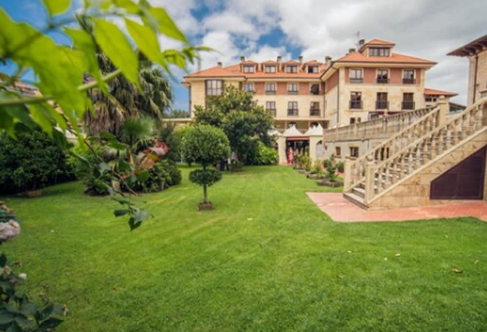 Hotel Villa Pasiega 41/50