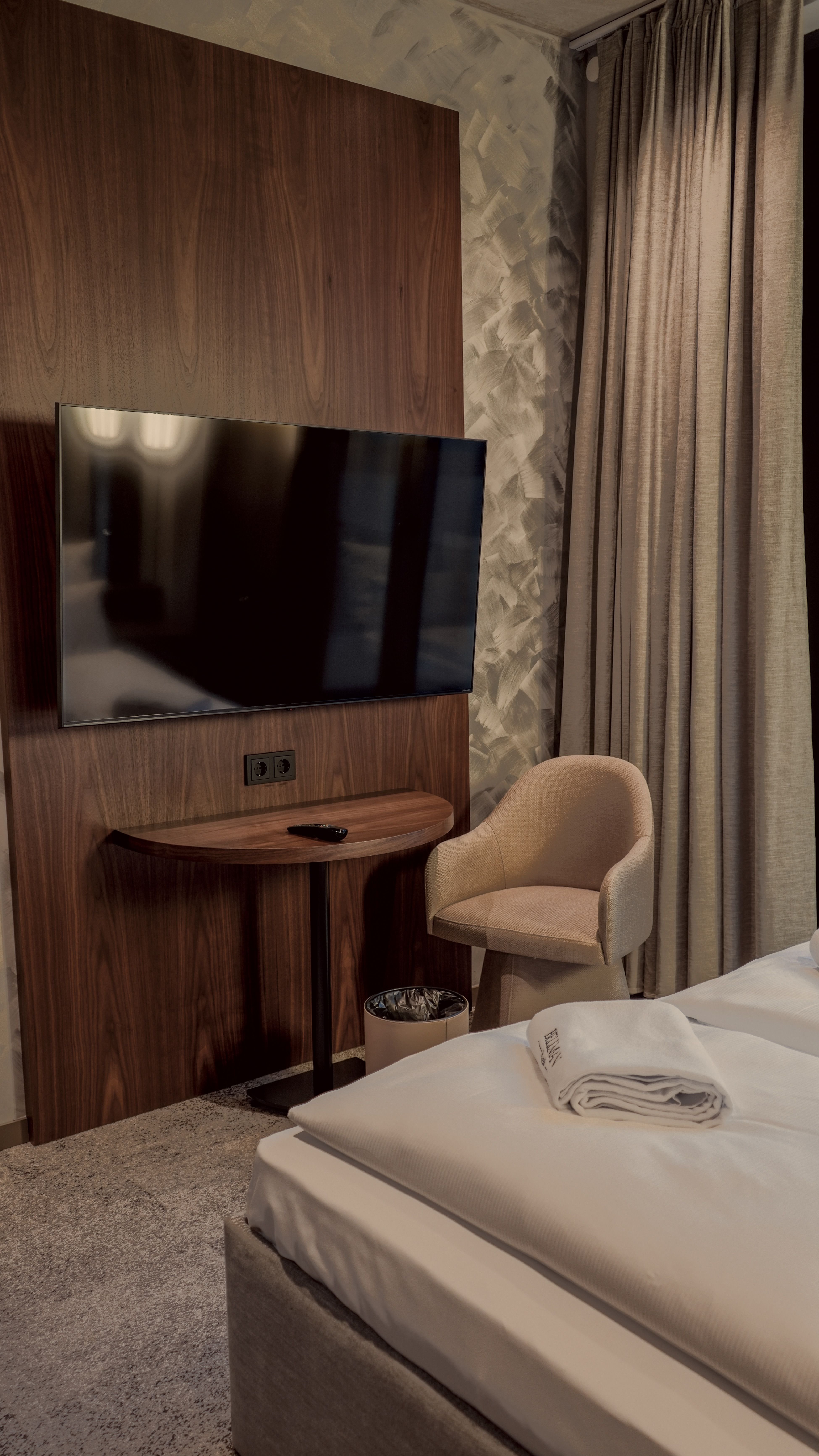 Bellman Hotel 33/38