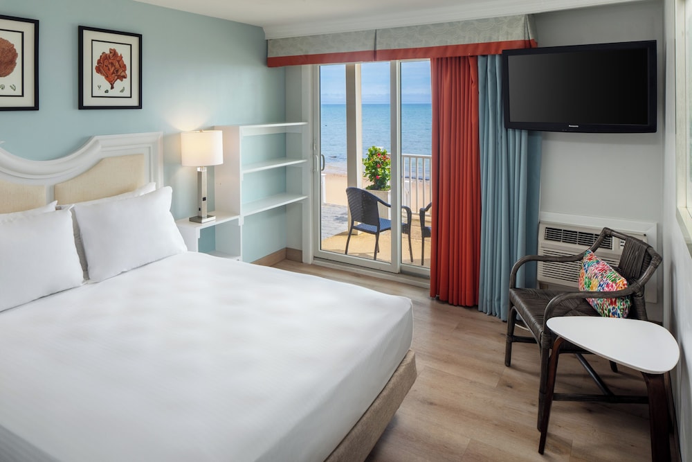 Room, Queen Bed, Water Front, Accessible