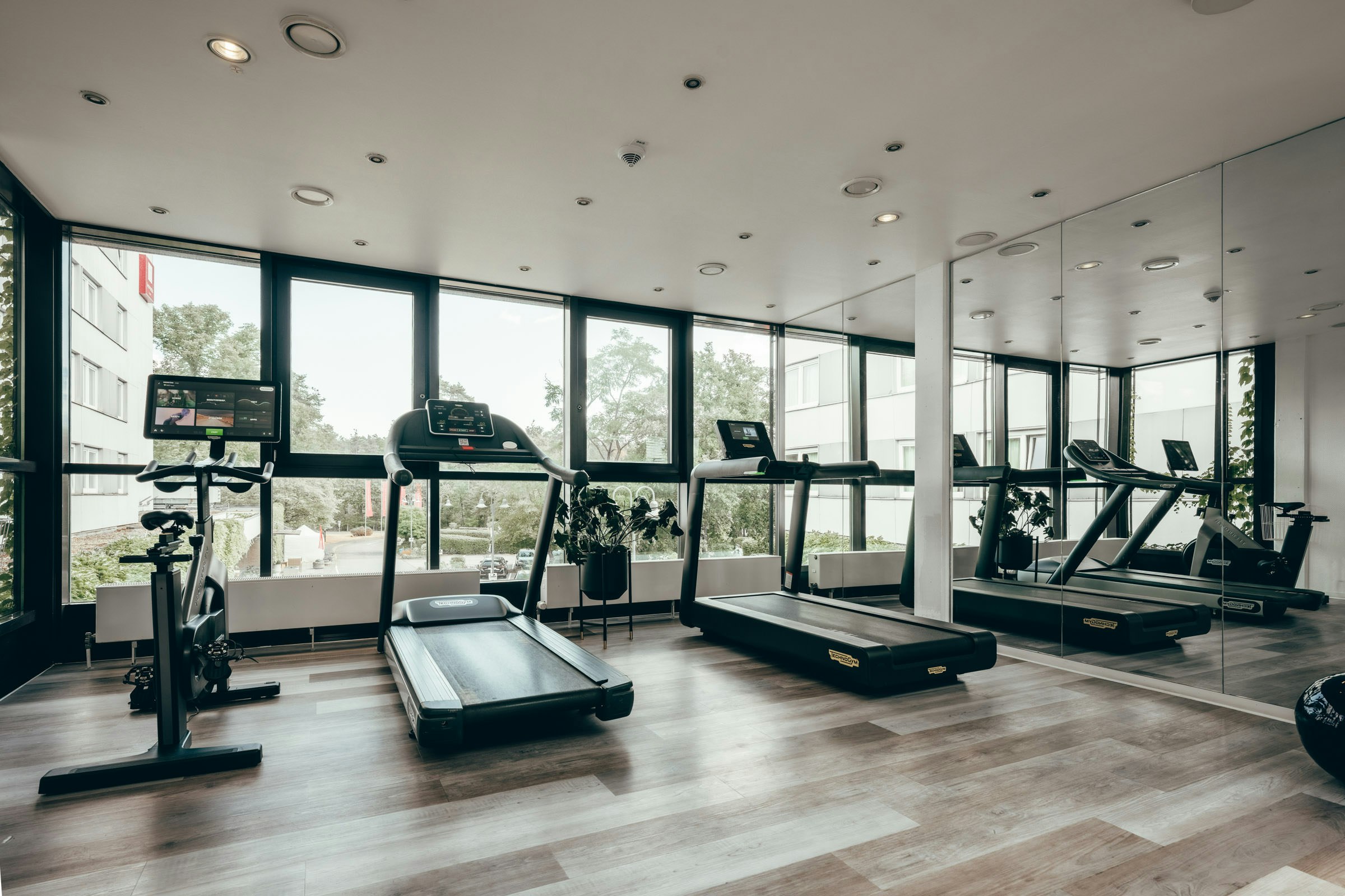 Leonardo Hotel Frankfurt City South 35/84