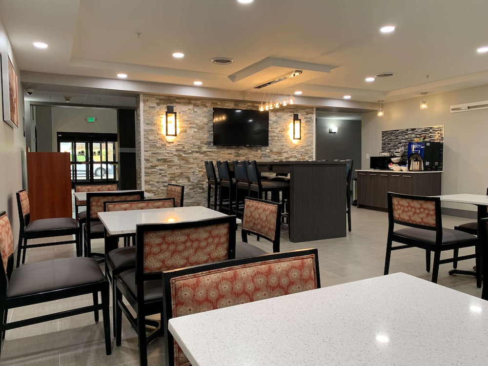 Best Western Knoxville Airport/Alcoa 32/35