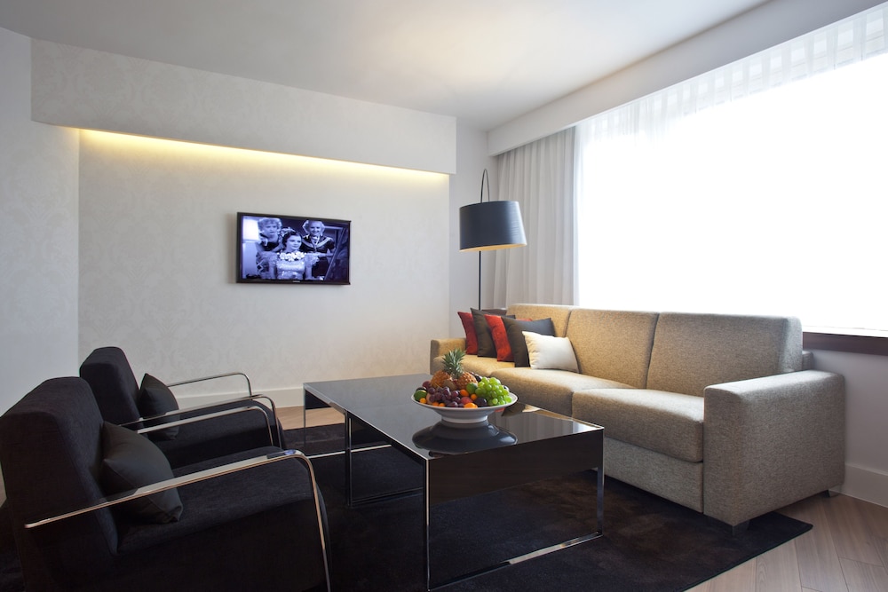 Princesa Plaza Madrid 38/69