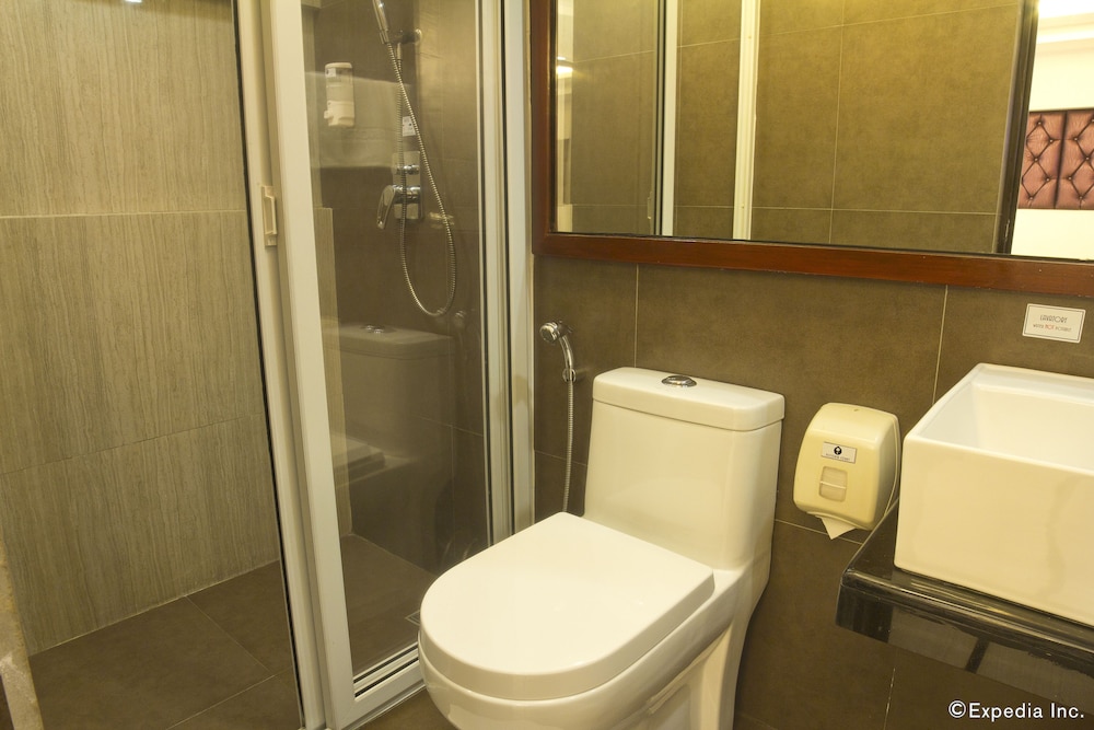 Victoria Court Las Pinas 45/47