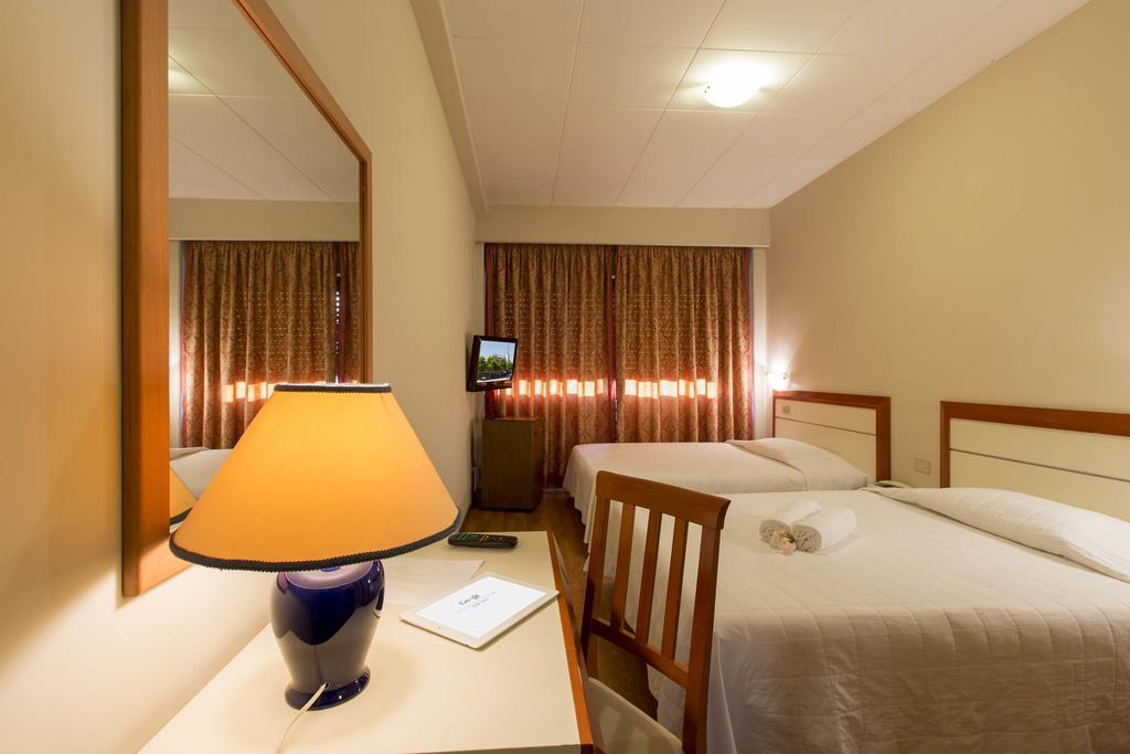 PALACE DEL CONERO HOTEL 7/23