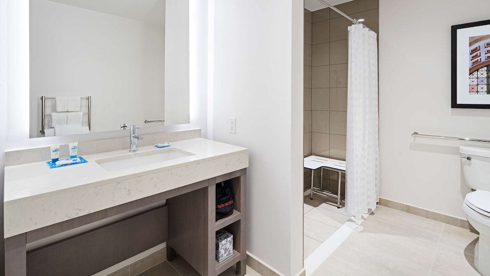 HYATT HOUSE WASHINGTON DC / THE WHARF 63/64