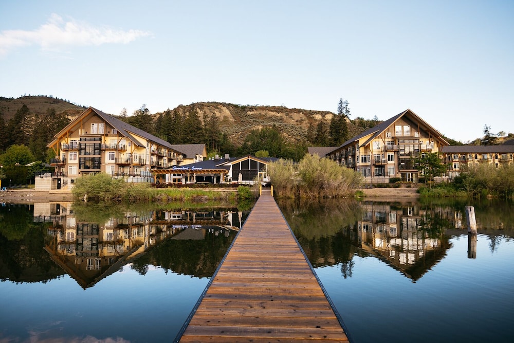 Summerland Waterfront Resort Spa 64/72