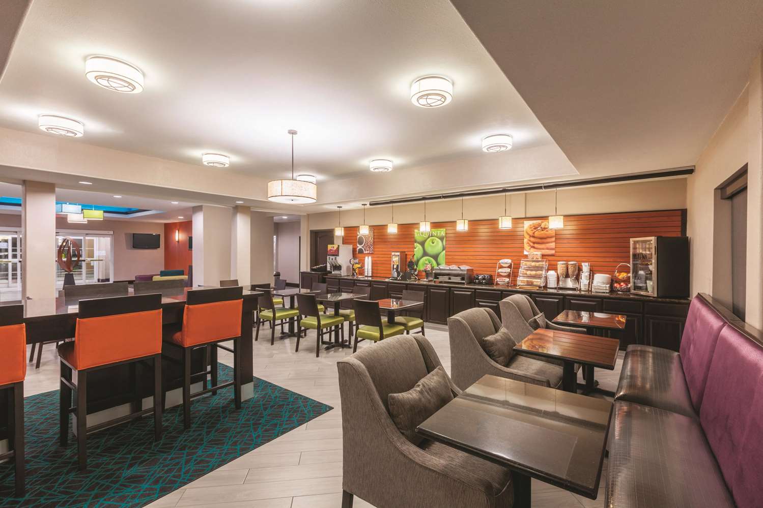 La Quinta Inn & Suites by Wyndham Houston Bush Intl Airpt E 17/30
