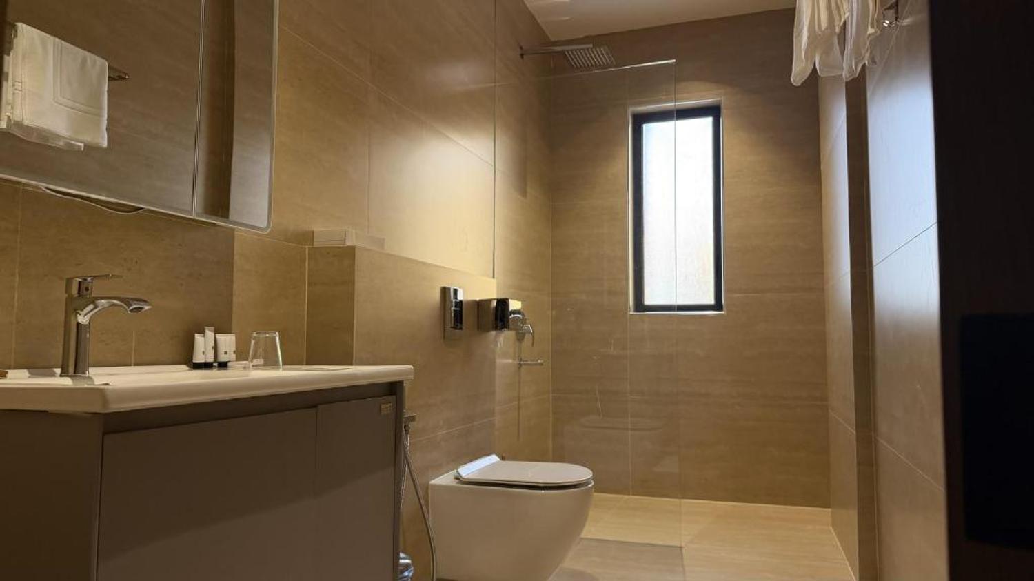 فندق آيكون إن(Icon Inn Hotel) 30/31