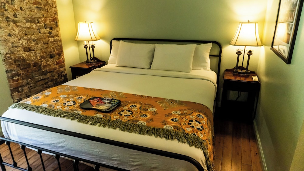 Historic Mardi Gras Inn 21/50