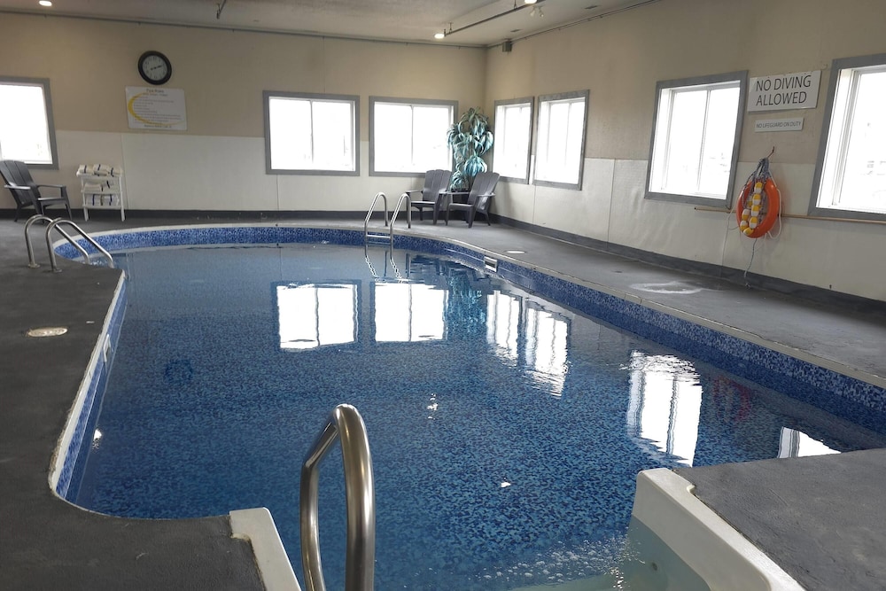 Super 8 by Wyndham Swift Current 19/46