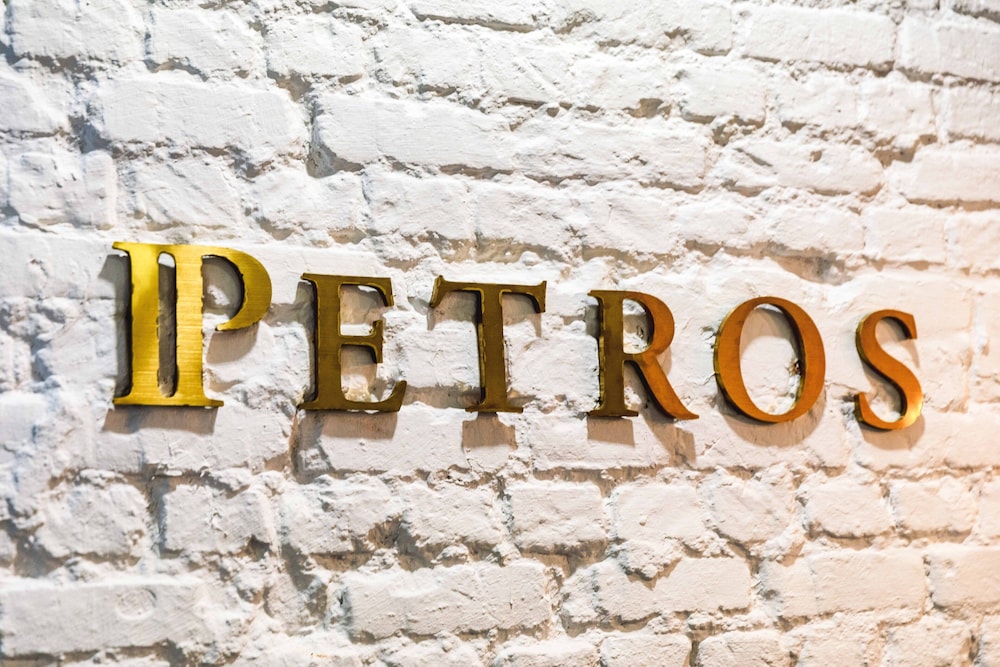 Petros Hotel 46/50