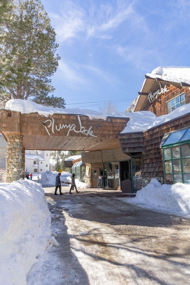 PlumpJack Squaw Valley Inn 6/53