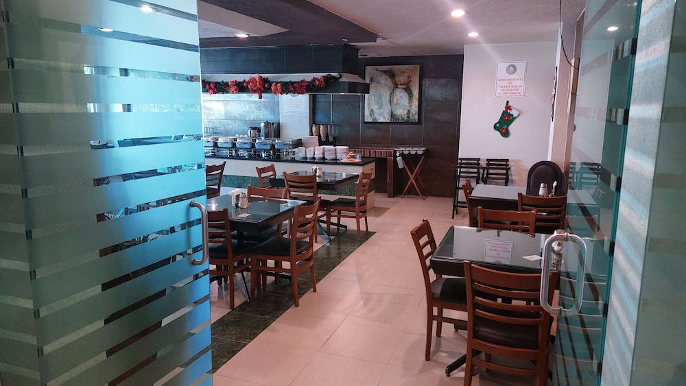 Real Del Sol Hotel 33/50