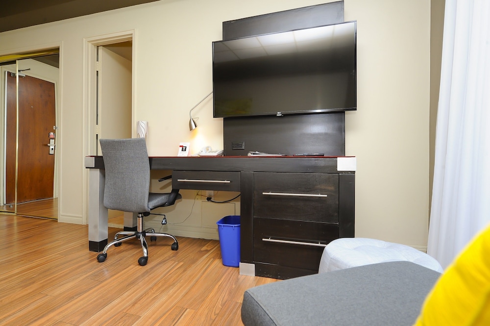 Hotel Chicoutimi 53/55