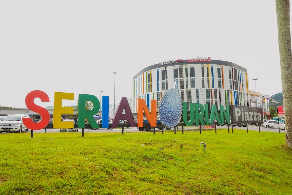 Roxy Hotel Serian 38/40