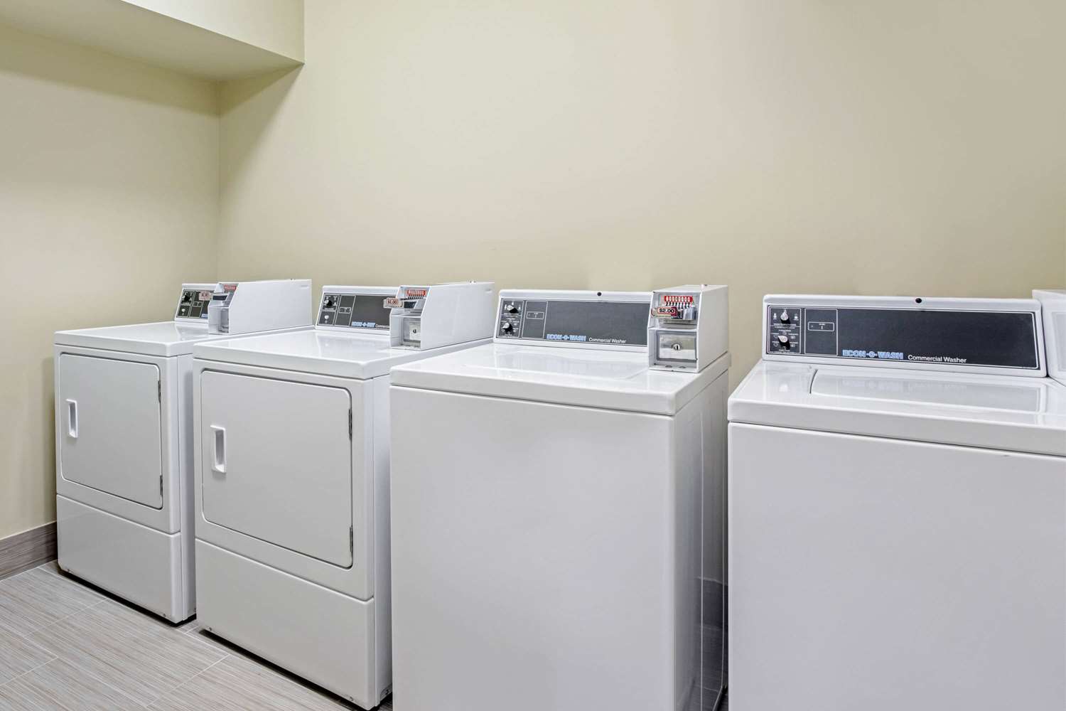 La Quinta Inn Suites Paducah 4/58
