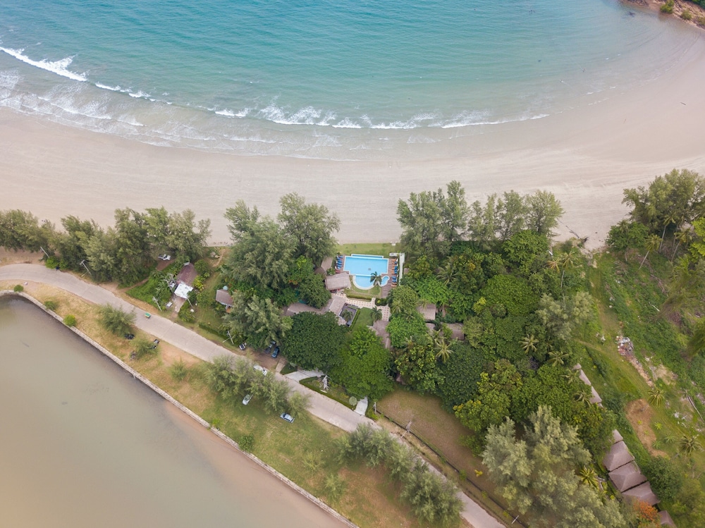 Twinbay Resort And Spa 66/69