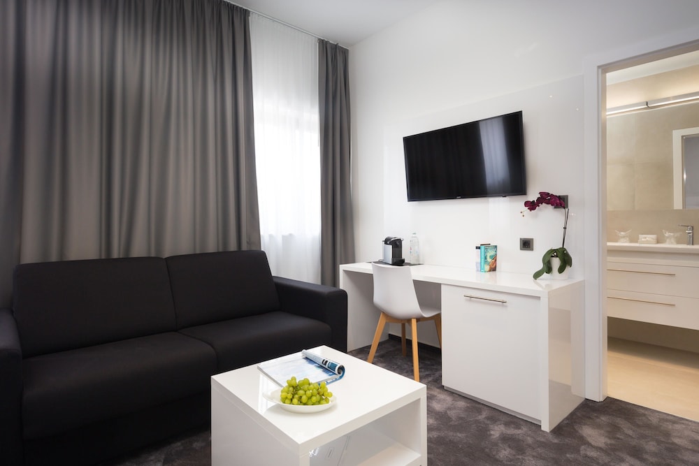 Marina Baotic Apartments 32/50