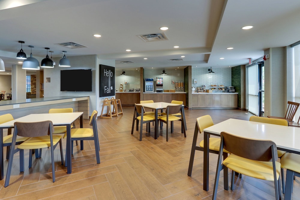 Fairfield Inn & Suites by Marriott Southport 41/45