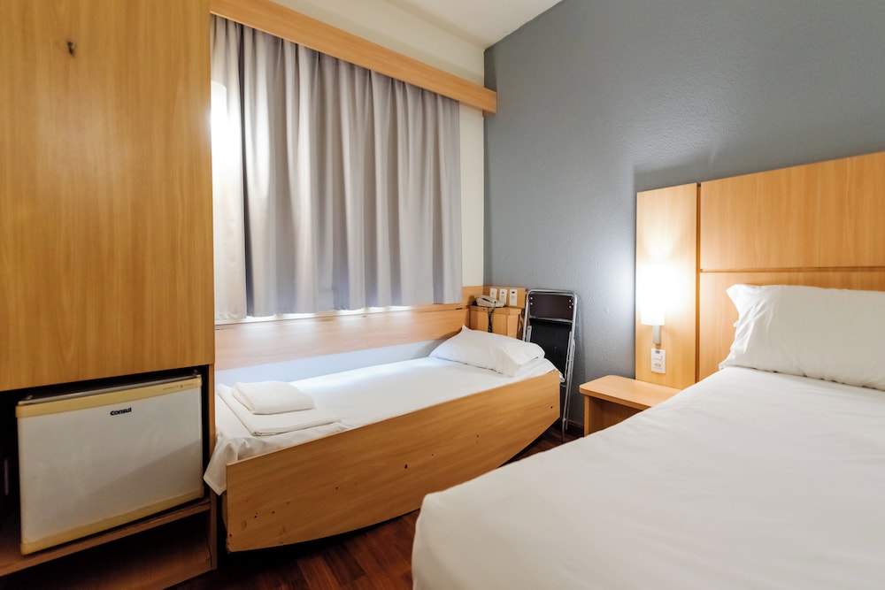 Ibis Blumenau 25/66