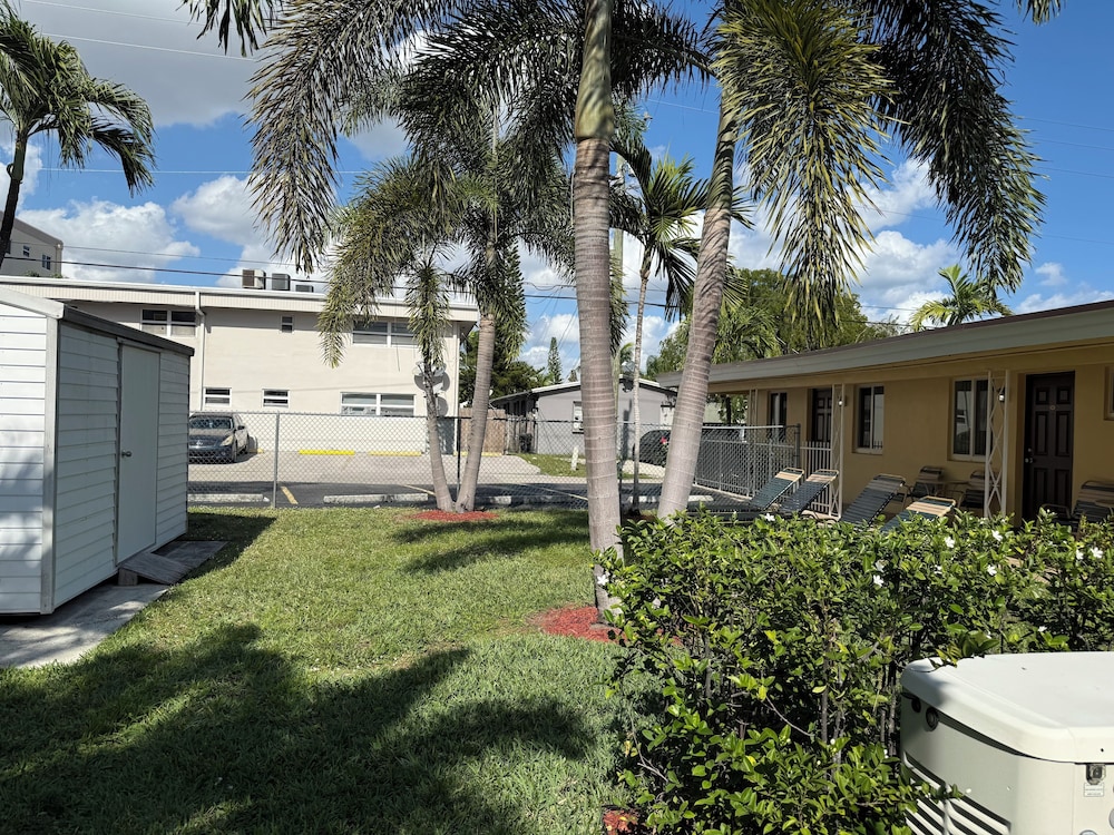 Shell Motel 65/73