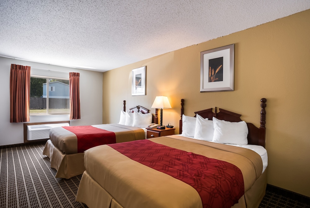 Rodeway Inn Cedar Rapids Westdale 8/27