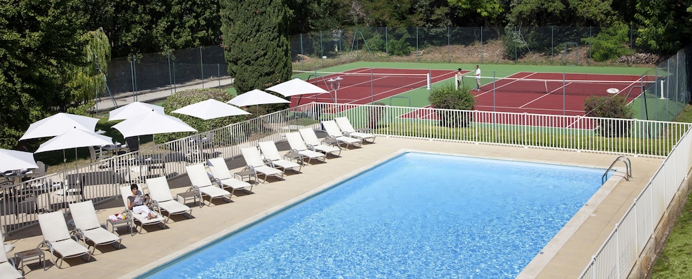 NOVOTEL AVIGNON NORD 24/48