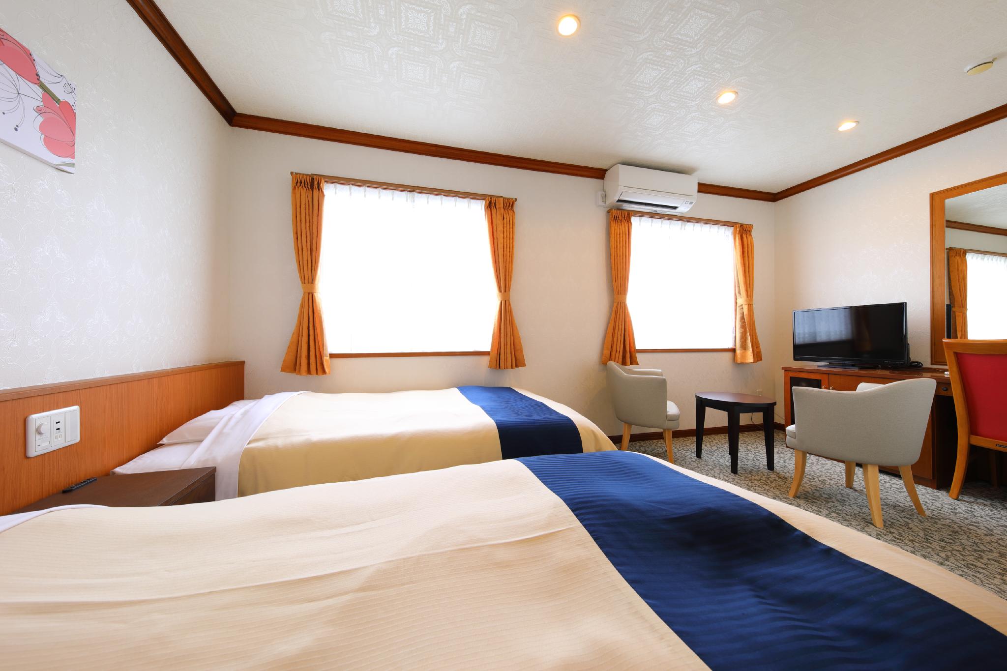 Semi Room, Single, Twin Beds